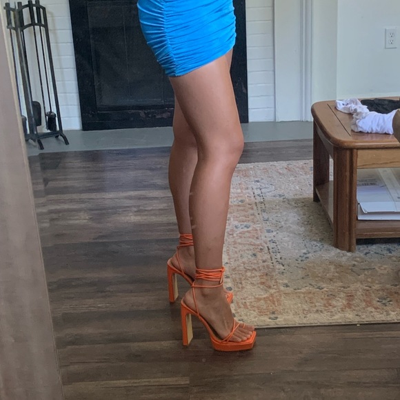 Orange heels with straps! - Picture 2 of 7